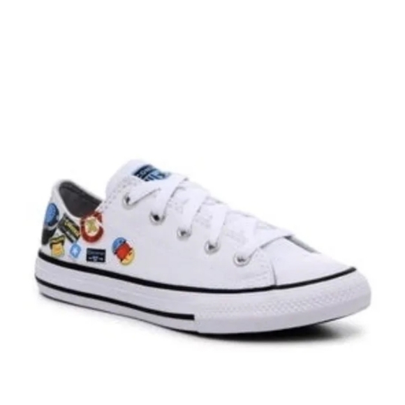 Converse Chuck Taylor All Star Logo Low Top Sneaker- Junior Sz 5 NWOB - Picture 1 of 11